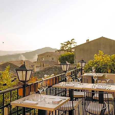 Le Saint Hubert Hotel