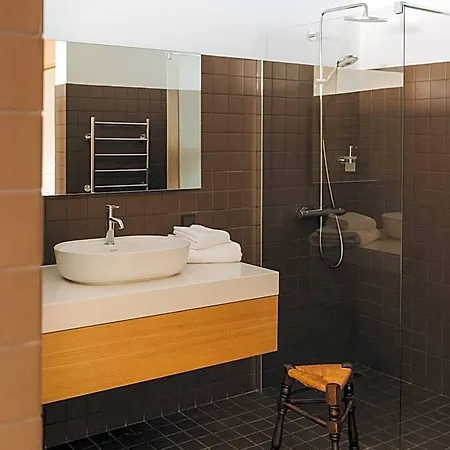 Le Saint Hubert Hotel *